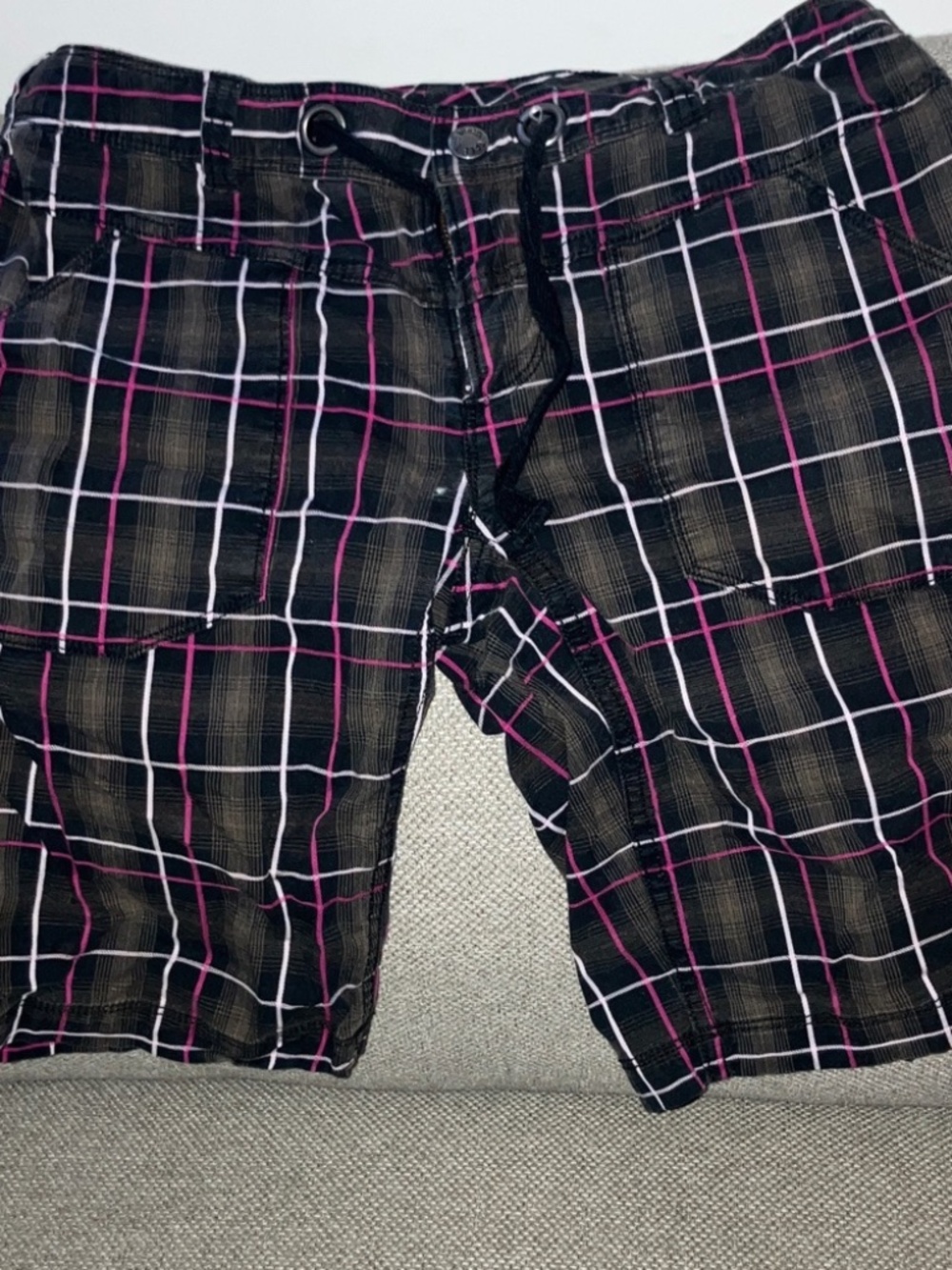 WOMEN'S NORTH FACE PLAID BERMUDA SHORTS 6